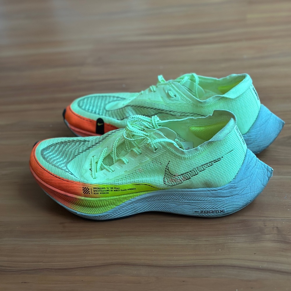 Nike ZoomX Vaporfly Next% 2 - Volt/Bright Crimson - Running shoes Size 12US - Picture 2 of 7